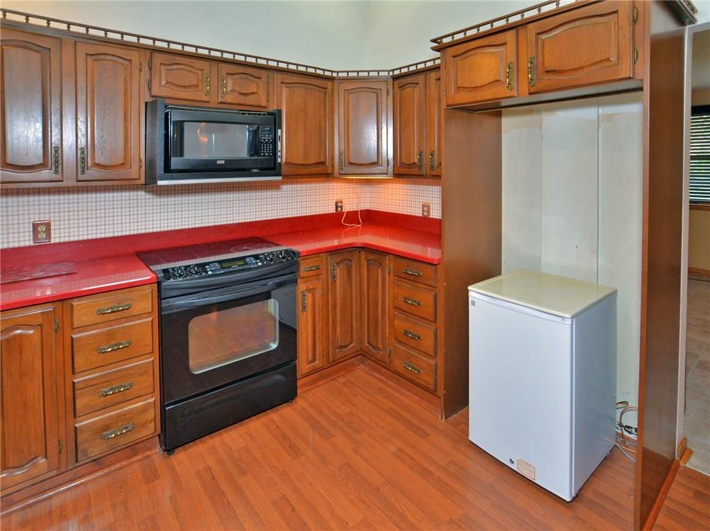 141 Ritzland Road Pittsburgh, PA 15235 - Photo 4 of 23 Gallery Image 4