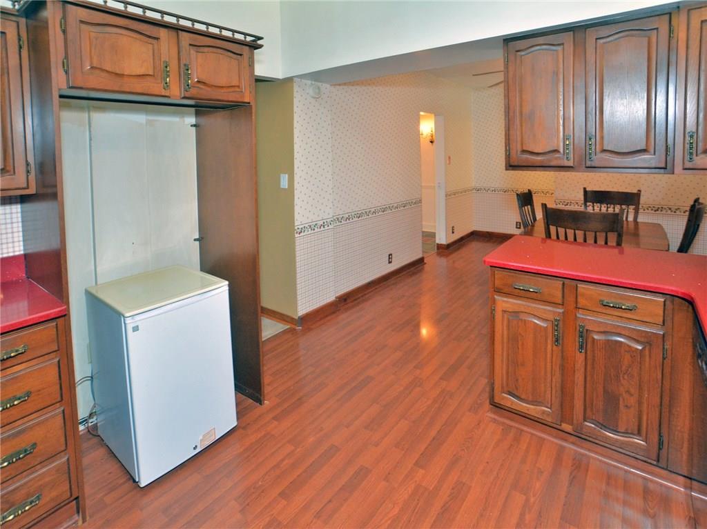 141 Ritzland Road Pittsburgh, PA 15235 - Photo 5 of 23 Gallery Image 5
