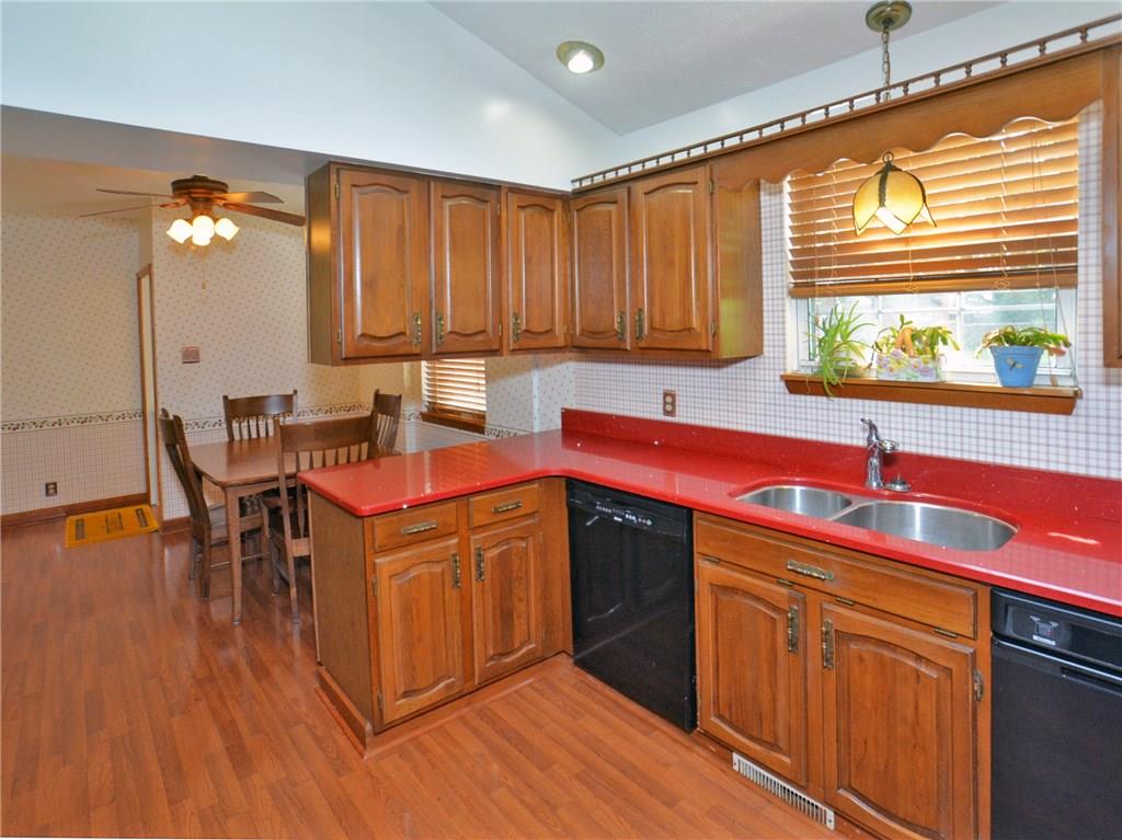 141 Ritzland Road Pittsburgh, PA 15235 - Photo 6 of 23 Gallery Image 6