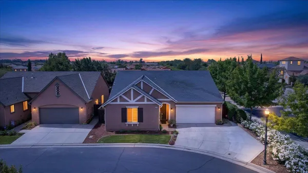 $489,000 | 1776 North Mcpherson Lane, Clovis, CA 93619