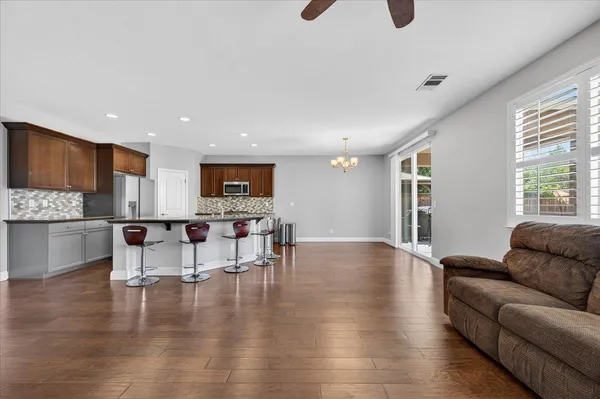 $489,000 | 1776 North Mcpherson Lane, Clovis, CA 93619