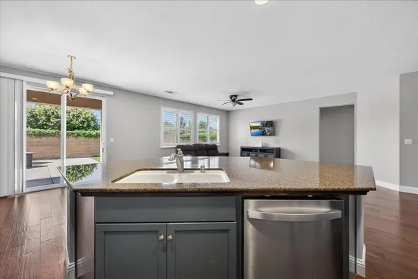 $489,000 | 1776 North Mcpherson Lane, Clovis, CA 93619