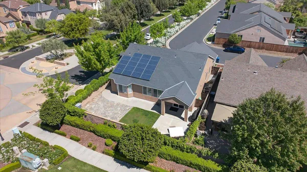$489,000 | 1776 North Mcpherson Lane, Clovis, CA 93619