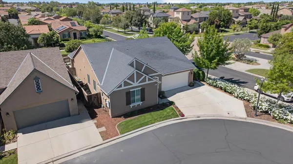 $489,000 | 1776 North Mcpherson Lane, Clovis, CA 93619