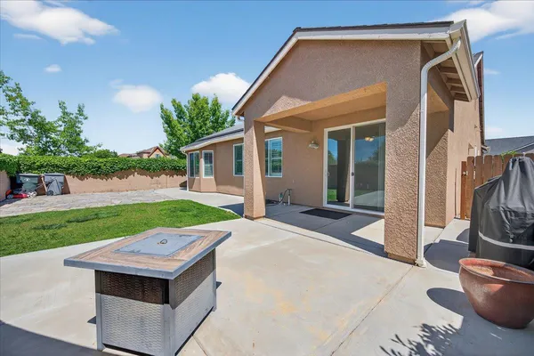 $489,000 | 1776 North Mcpherson Lane, Clovis, CA 93619