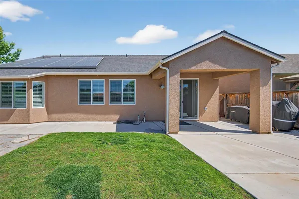 $489,000 | 1776 North Mcpherson Lane, Clovis, CA 93619