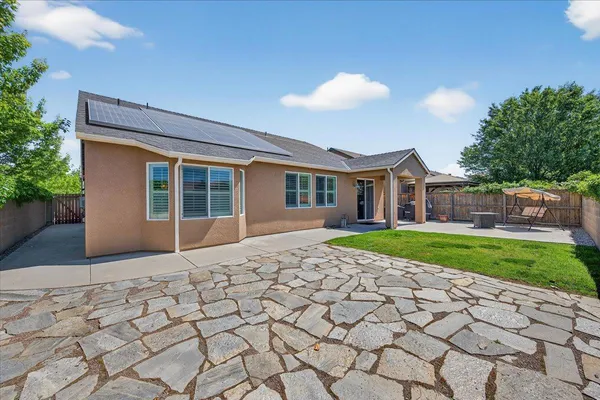$489,000 | 1776 North Mcpherson Lane, Clovis, CA 93619