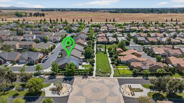 $489,000 | 1776 North Mcpherson Lane, Clovis, CA 93619