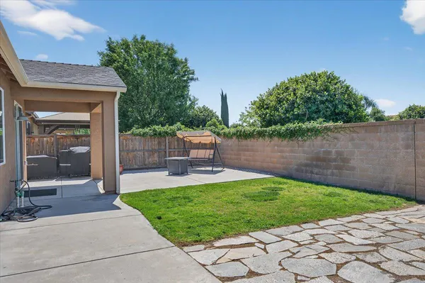 $489,000 | 1776 North Mcpherson Lane, Clovis, CA 93619