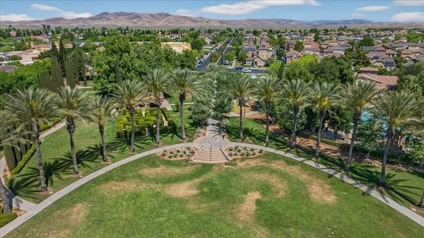 $489,000 | 1776 North Mcpherson Lane, Clovis, CA 93619