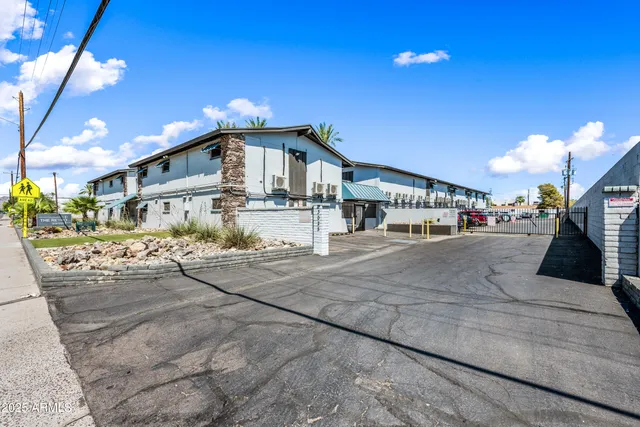 $995 | 3025 North 32nd Street, Unit 53, Phoenix, AZ 85018