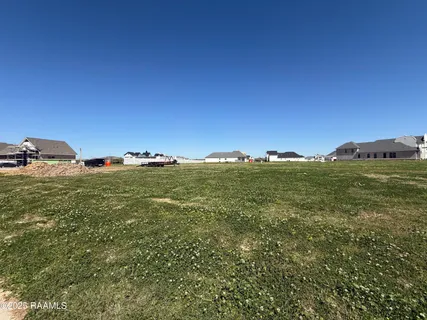 $99,999 | 113 Pebble Lane, Youngsville, LA 70592