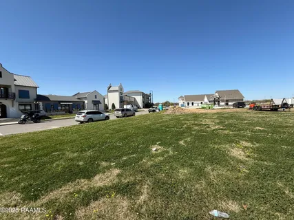 $99,999 | 113 Pebble Lane, Youngsville, LA 70592