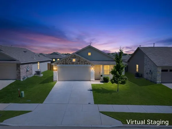 $300,000 | 320 Red Rock Trail, Fort Worth, TX 76052