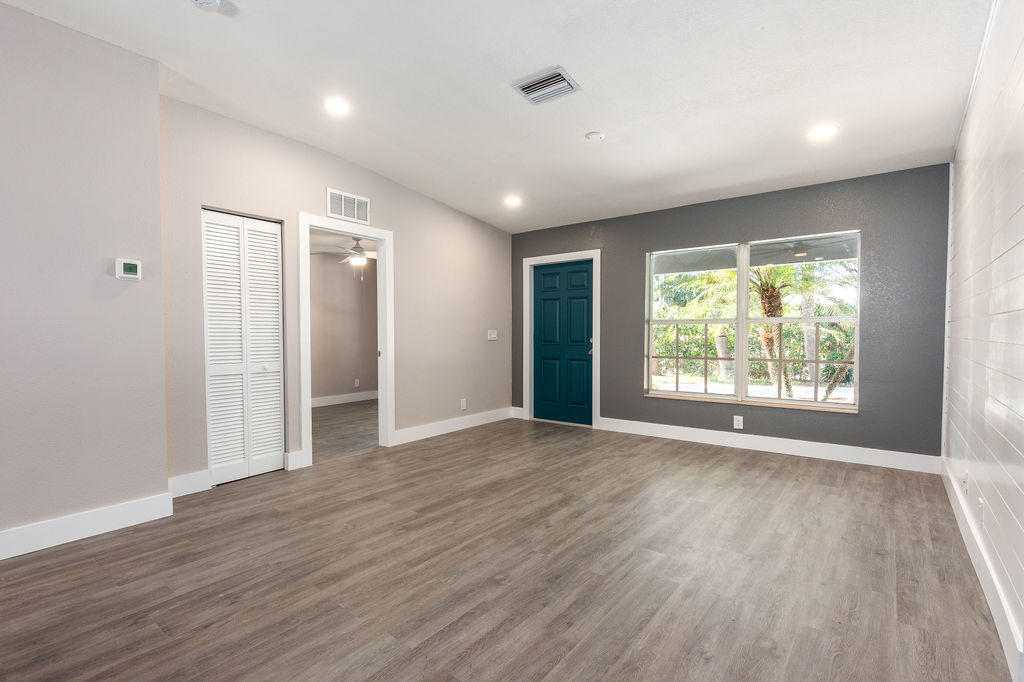 6906 4th Street Jupiter, FL 33458 - Photo 5 of 16 jupiter-2