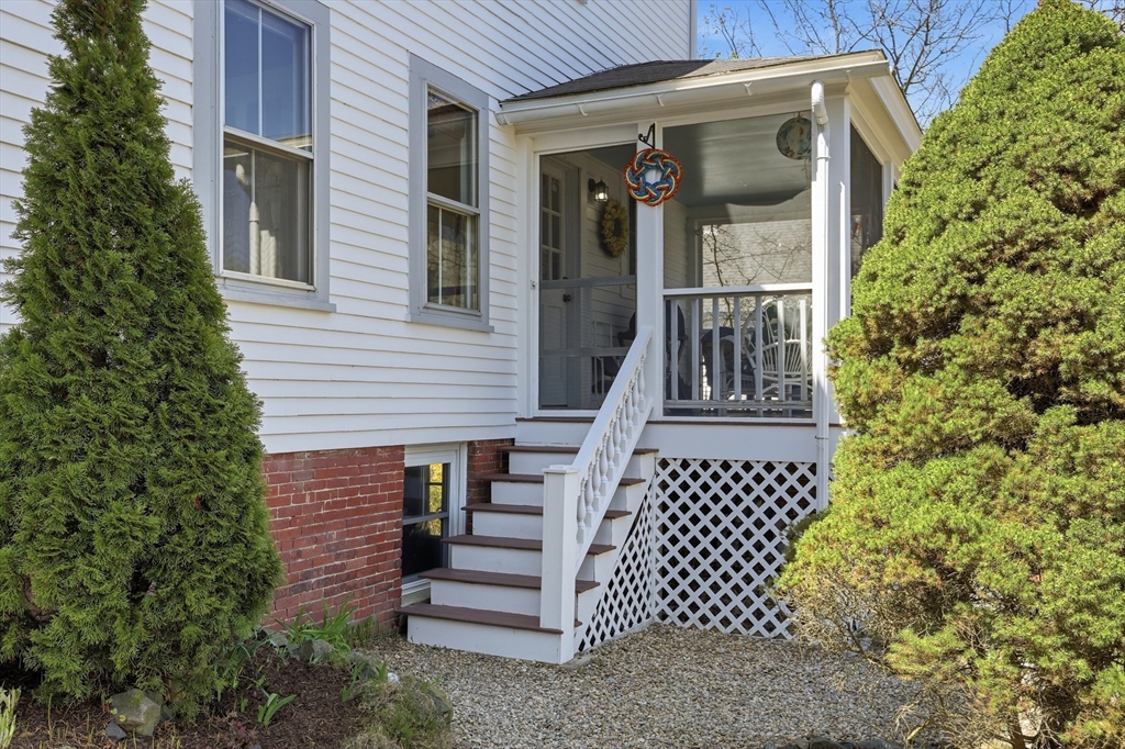 26 Walnut Street Maynard, MA 01754 - Photo 32 of 38