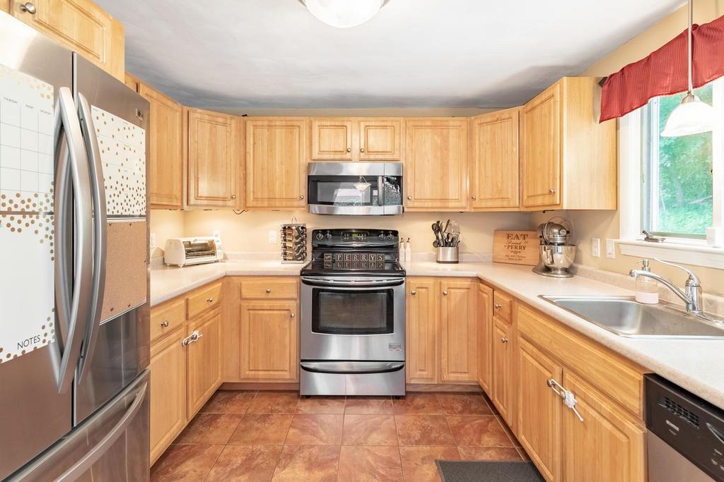 2 Richardson Road Burlington, MA 01803 - Photo 12 of 30 Gallery Image 12