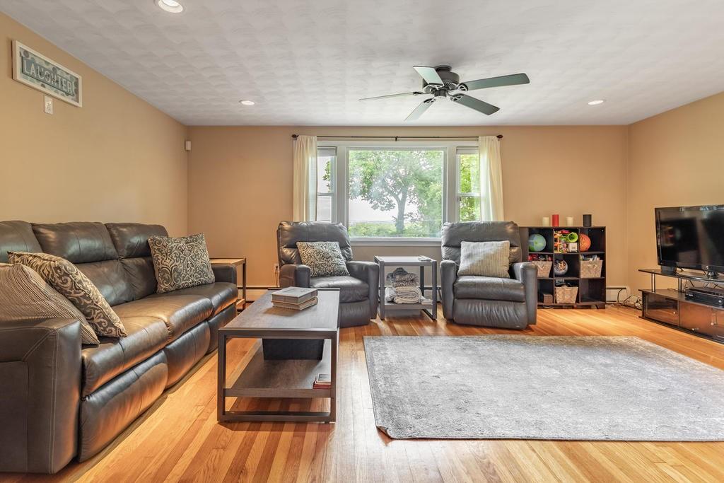 2 Richardson Road Burlington, MA 01803 - Photo 4 of 30 Gallery Image 4