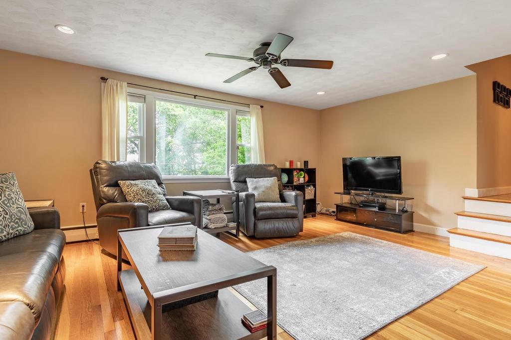 2 Richardson Road Burlington, MA 01803 - Photo 5 of 30 Gallery Image 5