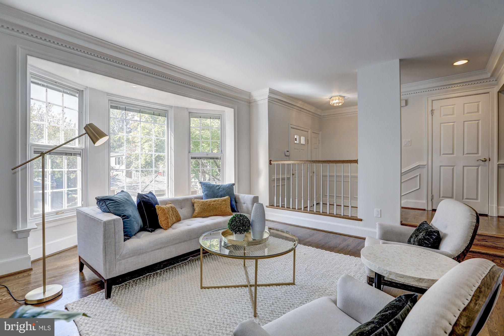 8316 Rising Ridge Way Bethesda, MD 20817 - Photo 6 of 45 Liiving Room