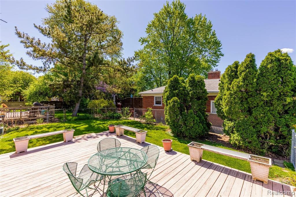1007 Vernier Road Grosse Pointe, MI 48236 - Photo 29 of 50
