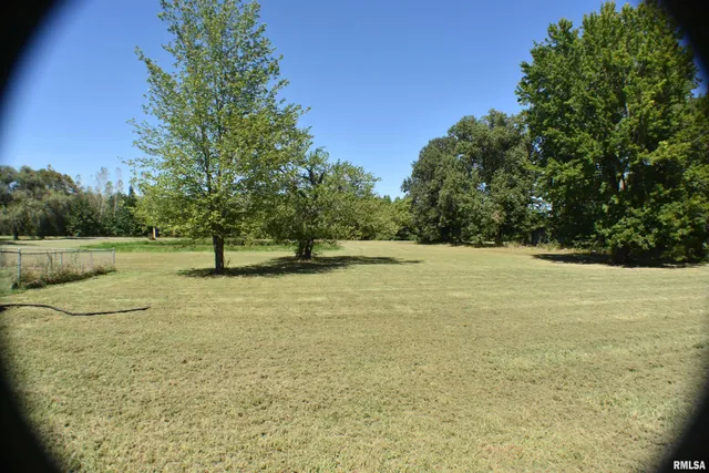 $210,000 | 2210 East Cleveland Street, West Frankfort, IL 62896