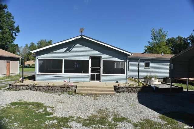 $210,000 | 2210 East Cleveland Street, West Frankfort, IL 62896