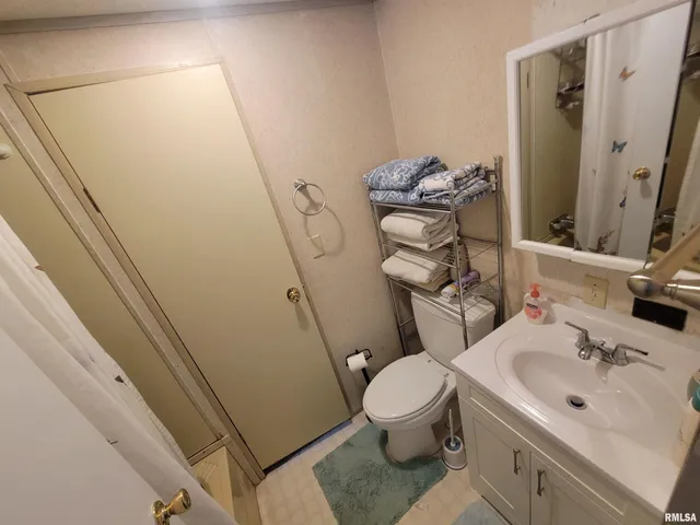 $210,000 | 2210 East Cleveland Street, West Frankfort, IL 62896