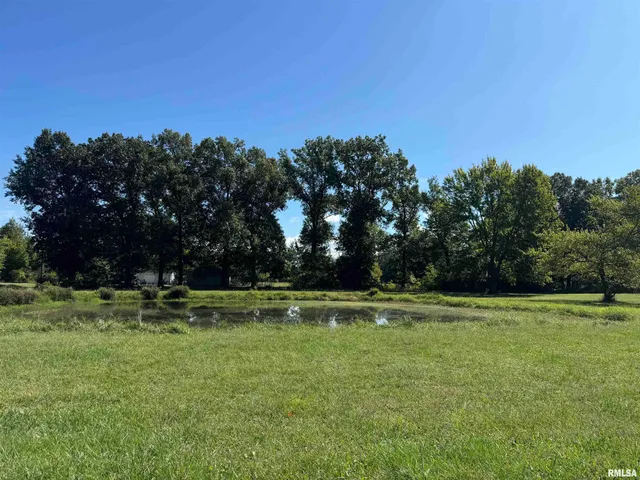 $210,000 | 2210 East Cleveland Street, West Frankfort, IL 62896