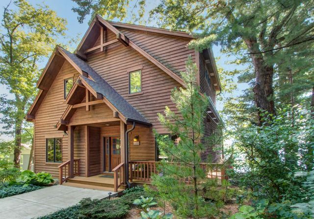 W1747 Byrnes Lane, Mukwonago, WI 53149