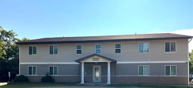 $700 | 1205 South Sibley Avenue, Litchfield, MN 55355