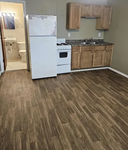 $700 | 1205 South Sibley Avenue, Litchfield, MN 55355