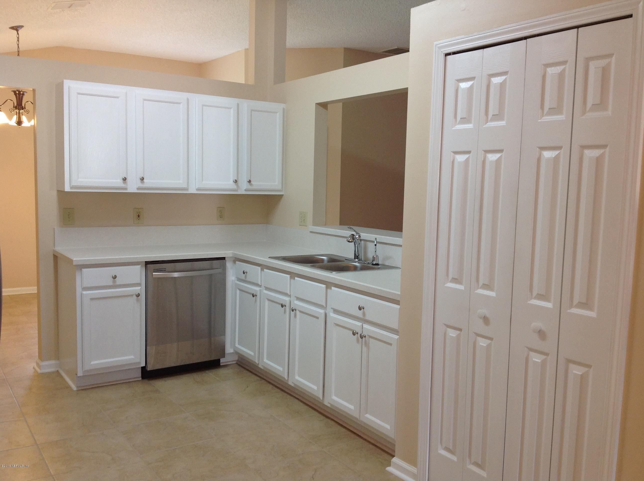 6890 Ridgeview Avenue Jacksonville, FL 32244 - Photo 3 of 26 Kitchen View 2