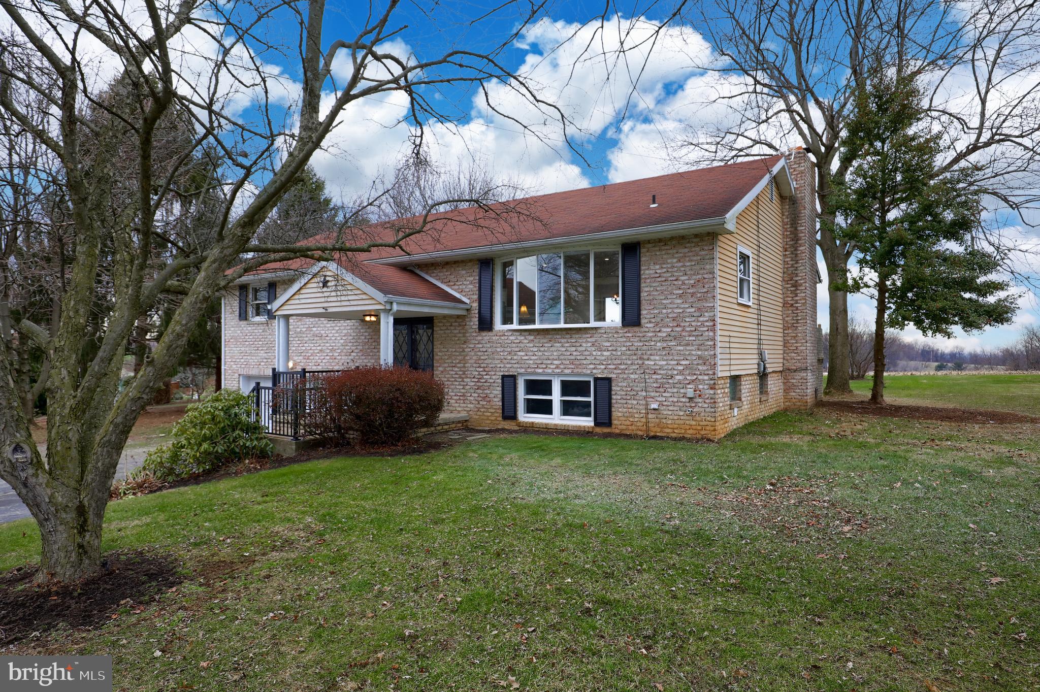 1065 Witmer Road York, PA 17406 - Photo 4 of 51 Gallery Image 4