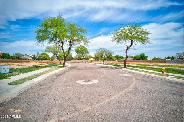 $650,000 | 811 North Poinciana Court, Unit 10, Gilbert, AZ 85234