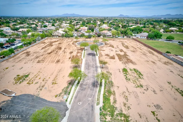 $650,000 | 811 North Poinciana Court, Unit 10, Gilbert, AZ 85234