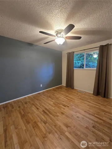 a view of empty room with window