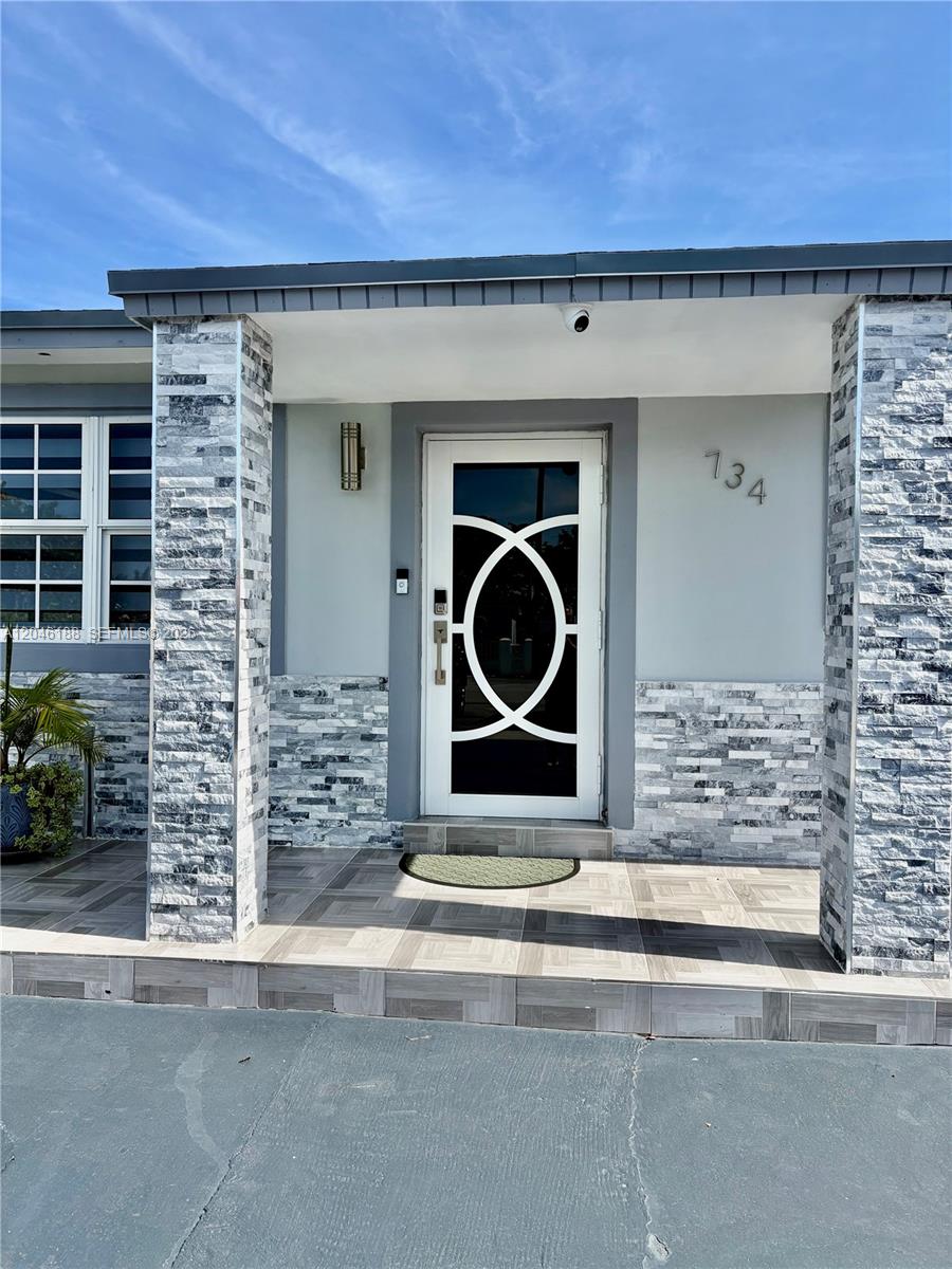 734 East 39th Street Hialeah, FL 33013 - Photo 4 of 55