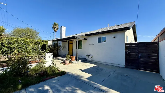 a front view of house with yard