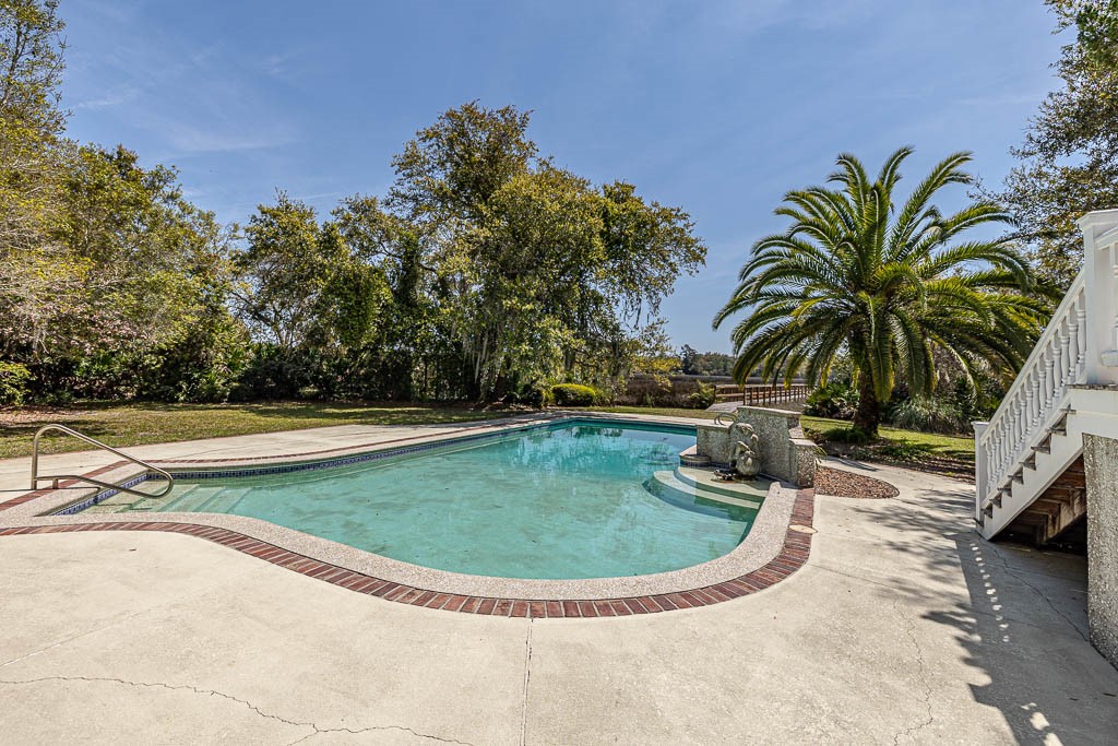 102 Dudley Lane St. Simons Island, GA 31522 - Photo 4 of 54