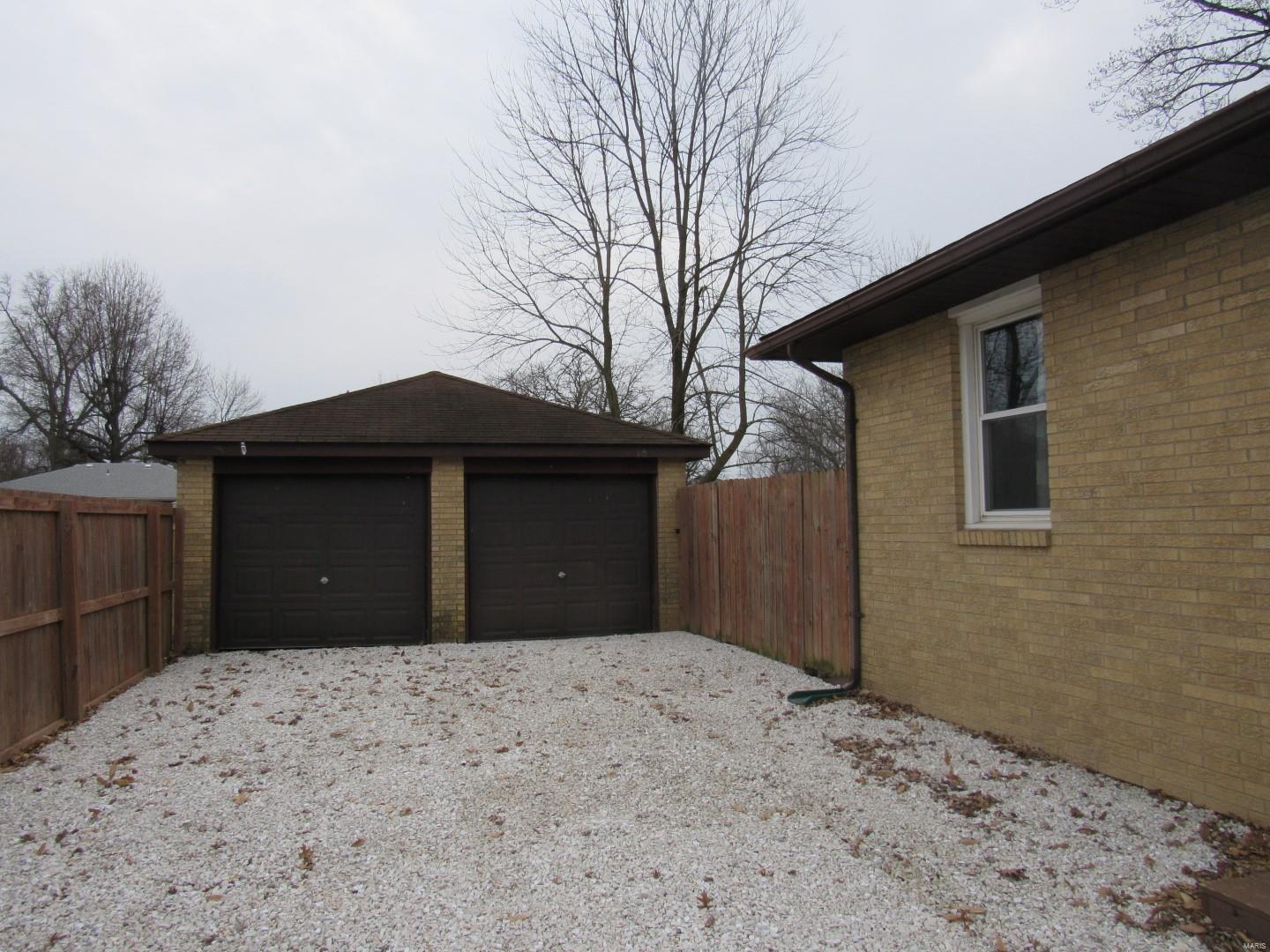 108 Walnut Street Brighton, IL 62012 - Photo 18 of 21 Gallery Image 18