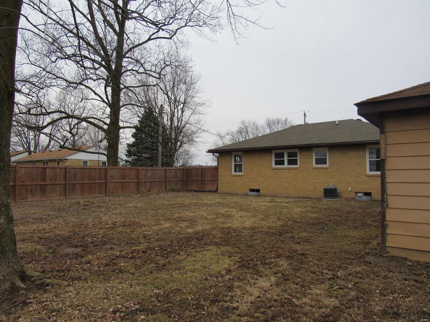 108 Walnut Street Brighton, IL 62012 - Photo 20 of 21 Gallery Image 20