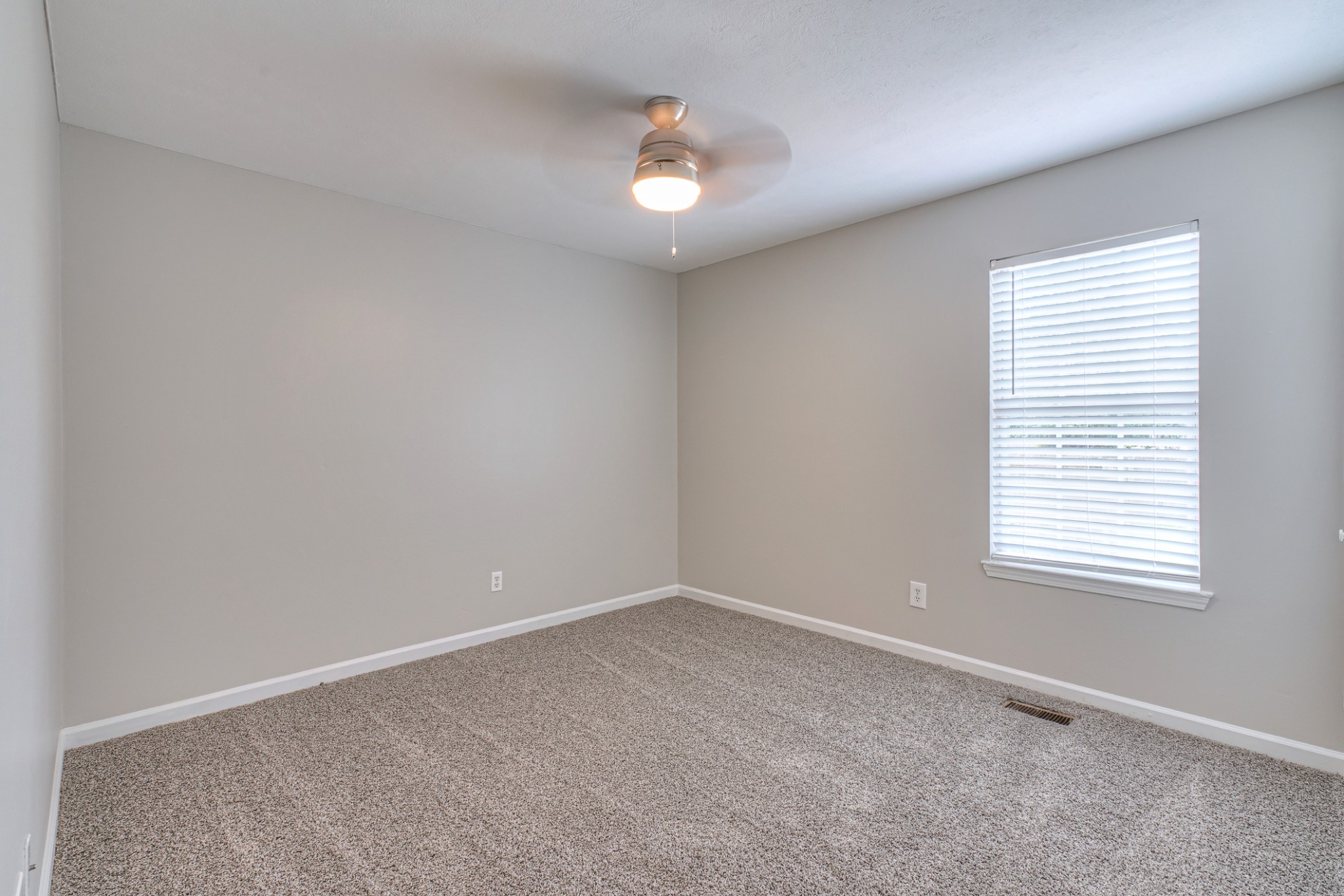 2426 Floyd Avenue Murfreesboro, TN 37127 - Photo 17 of 26 an empty room with a window