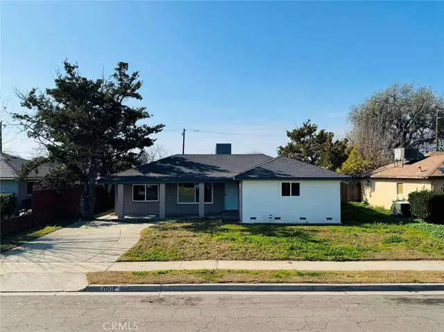 $339,000 | 2002 North Woodridge Way, Hanford, CA 93230