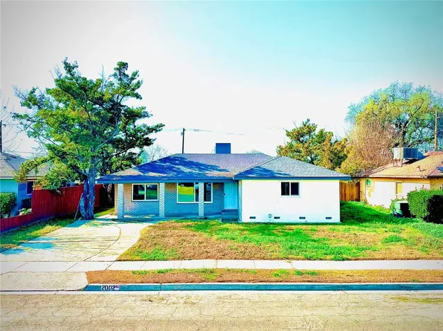 $339,000 | 2002 North Woodridge Way, Hanford, CA 93230