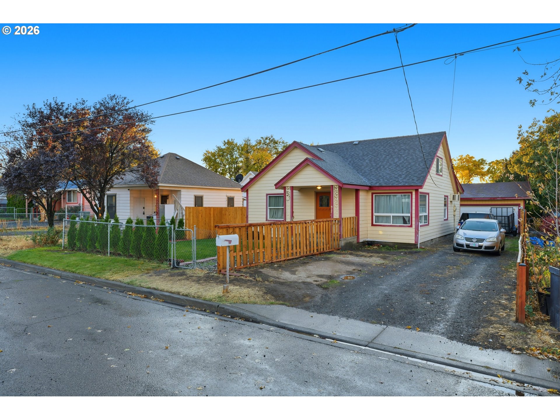 917 Robbins Street Milton Freewater, OR 97862 - Photo 2 of 18