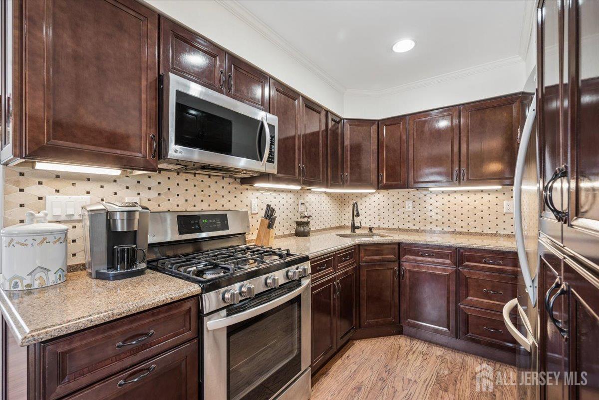 441 Remsen Avenue Avenel, NJ 07001 - Photo 7 of 18