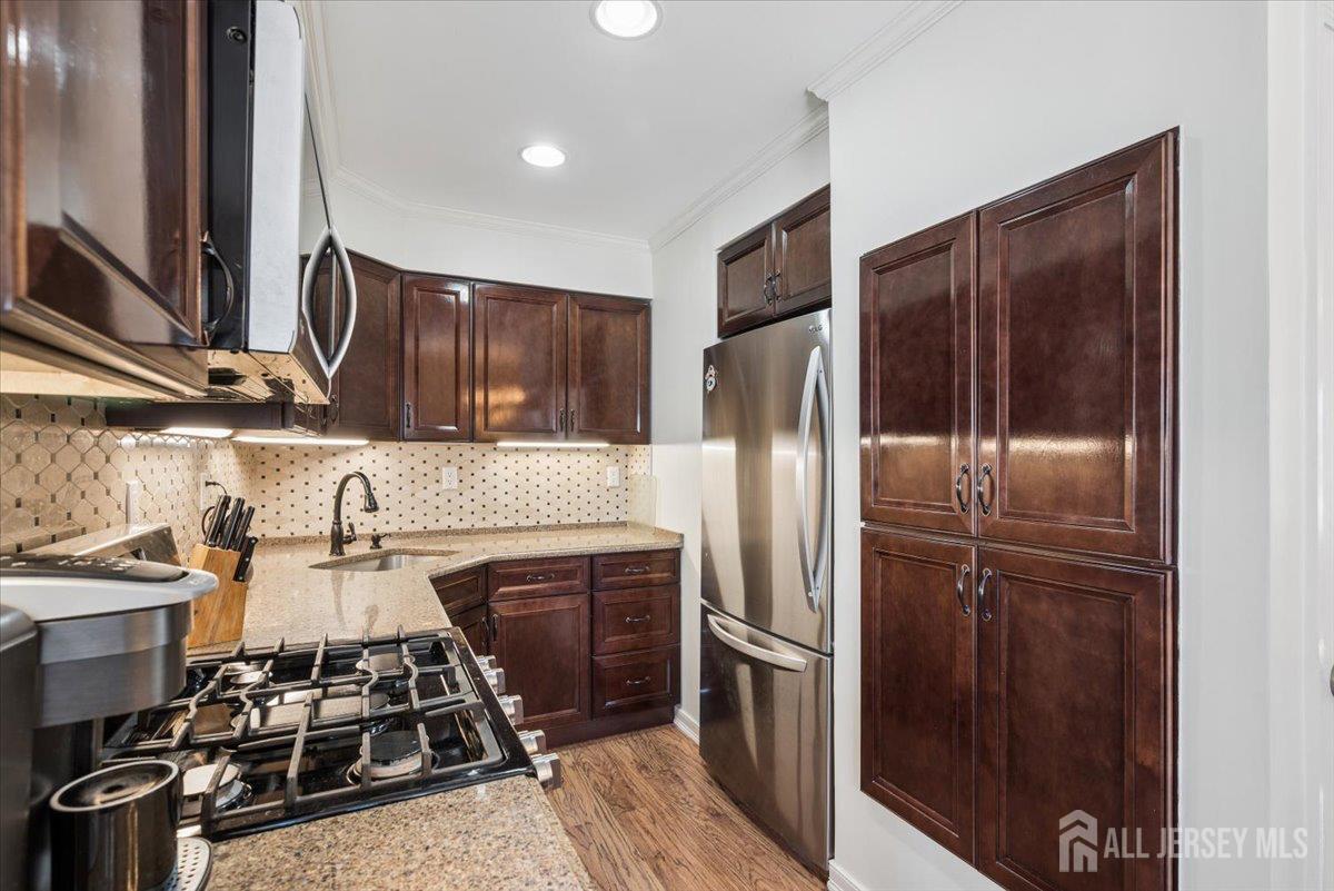 441 Remsen Avenue Avenel, NJ 07001 - Photo 8 of 18