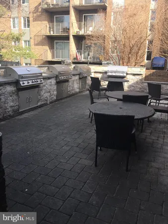 $2,400 | 75 South Reynolds Street, Unit 212, Alexandria, VA 22304