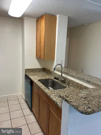 $2,400 | 75 South Reynolds Street, Unit 212, Alexandria, VA 22304